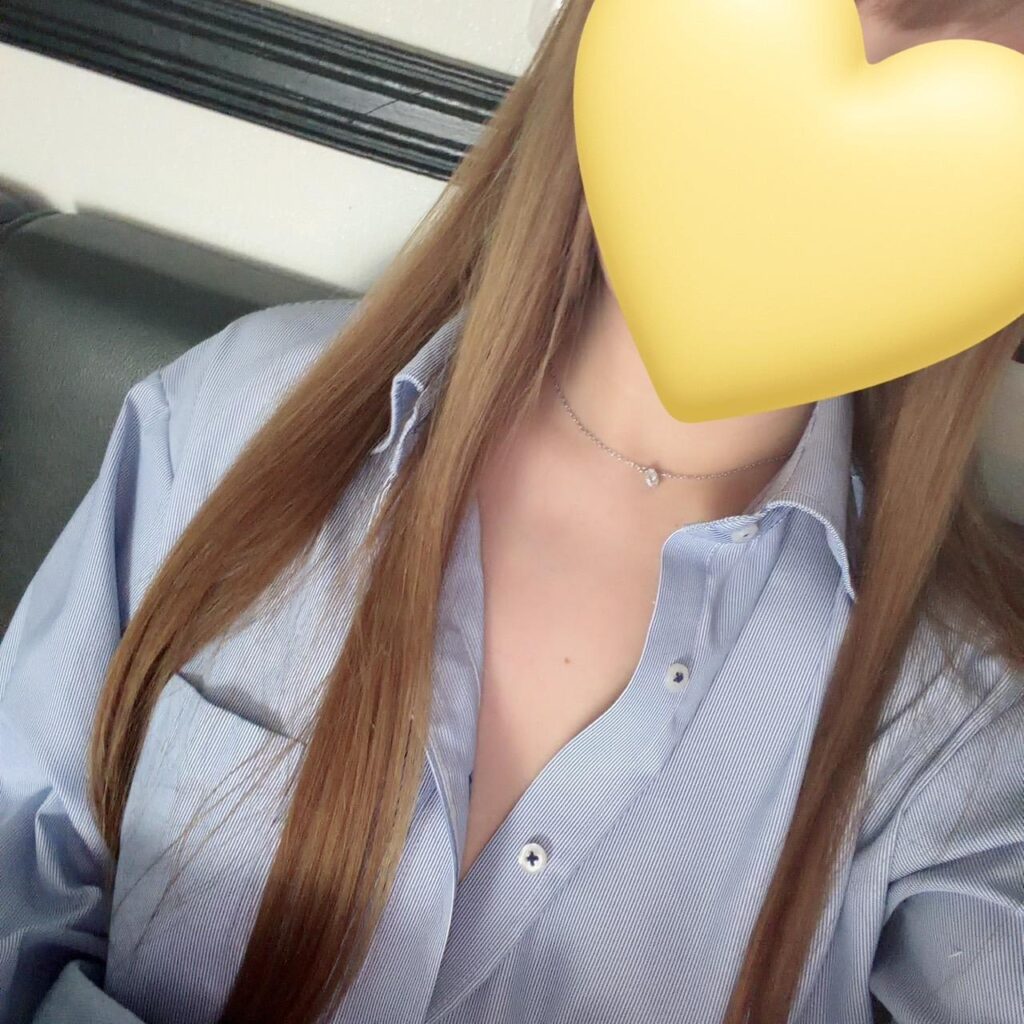 カナタ「出勤しました♪」(1/4)